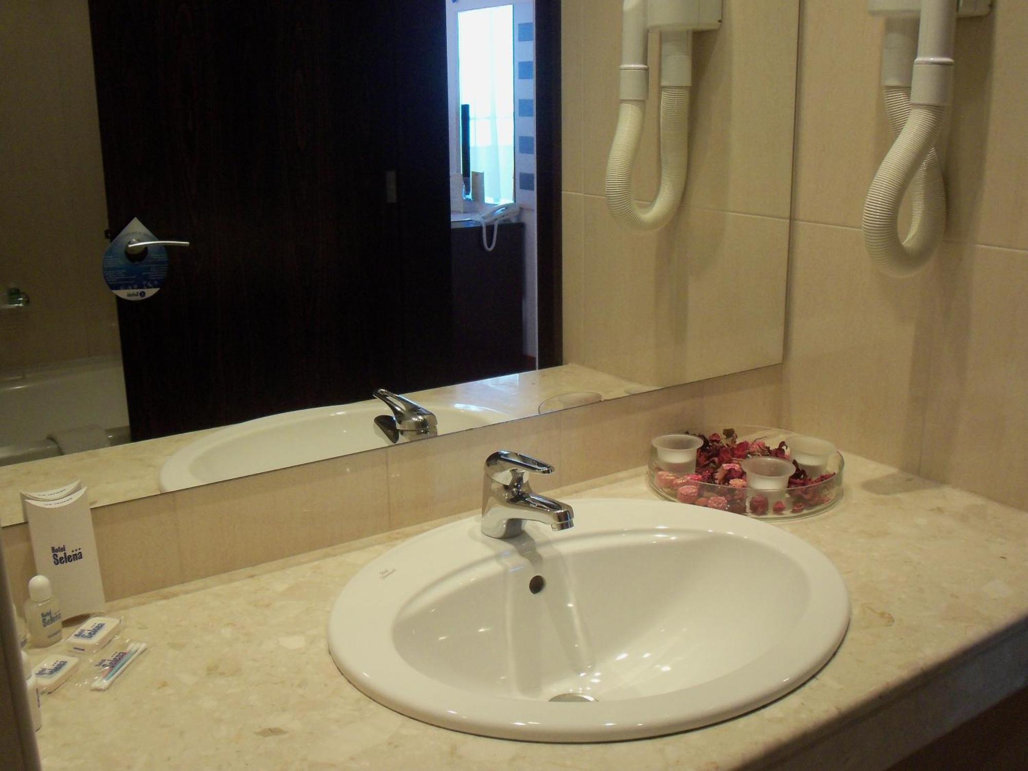 סוזופול Selena Hotel מראה חיצוני תמונה